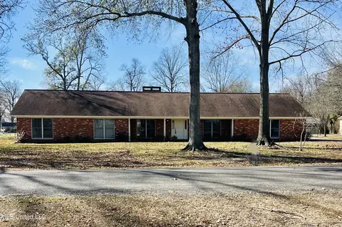162 Pecania Dr, Ferriday, LA 71334