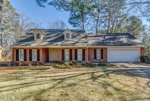 560 Dixton Dr, Brandon, MS 39047 photo 1