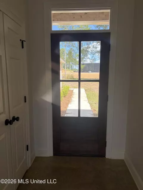 Entry Way - 589 Mt Zion Rd, Wesson, MS 39191 photo 2 of 4