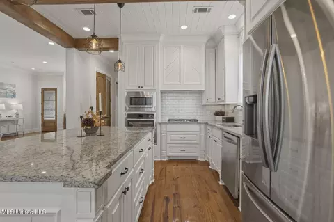 Kitchen - 108 Wingspan Way, Madison, MS 39110 photo 4 of 5