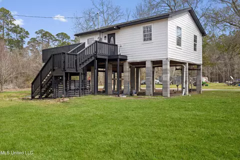 4011 Indian St, Bay Saint Louis, MS 39520