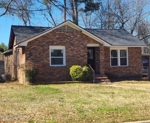 333 Bon Air St, Jackson, MS 39209