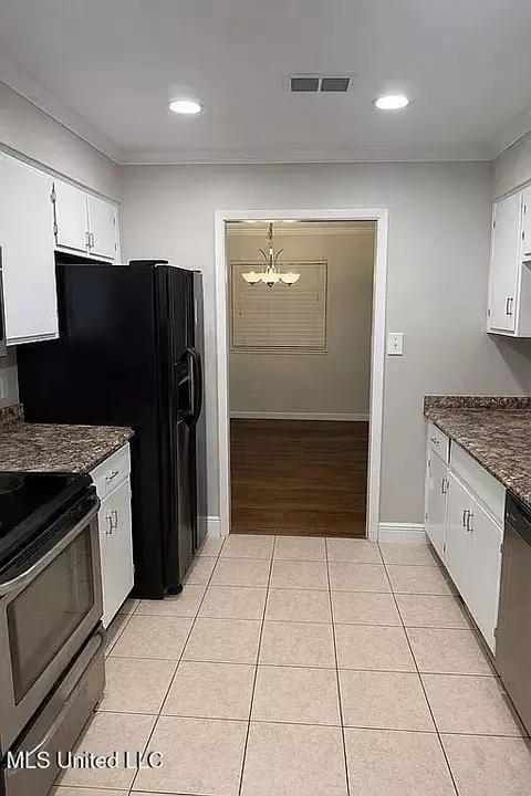 Kitchen - 3225 Riverbend Rd, Moss Point, MS 39562 photo 3 of 3