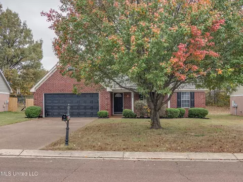 4039 Shadow Glen Dr, Horn Lake, MS 38637