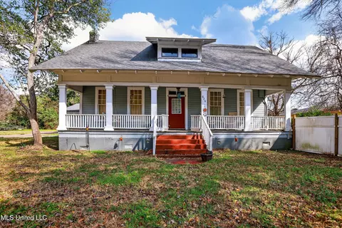 820 Rogers Ave, Columbia, MS 39429