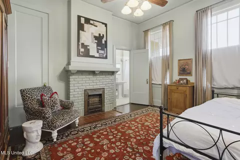 Bedroom - 818 Pinehurst Pl, Jackson, MS 39202 photo 6 of 6