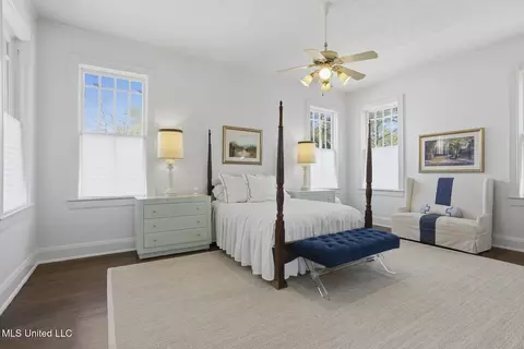 Bedroom - 818 Pinehurst Pl, Jackson, MS 39202 photo 5 of 6