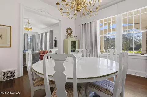 Dining - 818 Pinehurst Pl, Jackson, MS 39202 photo 2 of 2