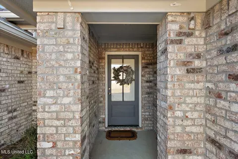 Entry Way - 814 Stones Throw Dr, Brandon, MS 39042 photo 1 of 4