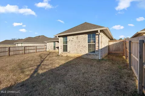 Exterior - 814 Stones Throw Dr, Brandon, MS 39042 photo 3 of 7