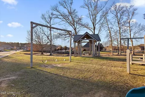 Exterior - 814 Stones Throw Dr, Brandon, MS 39042 photo 6 of 7