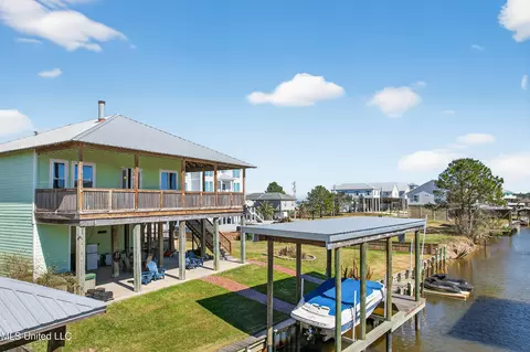 117 Janelle Dr, Bay Saint Louis, MS 39520