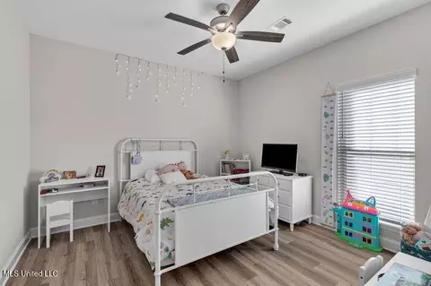 Bedroom - 817 Long Leaf Cir, Brandon, MS 39042 photo 2 of 2