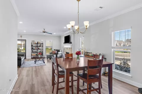 Dining - 817 Long Leaf Cir, Brandon, MS 39042 photo 1 of 2