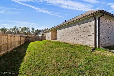 Exterior - 817 Long Leaf Cir, Brandon, MS 39042 photo 3 of 3