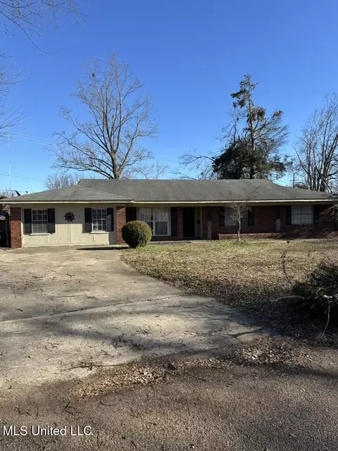 2 Alta Vista Cir, Greenwood, MS 38930