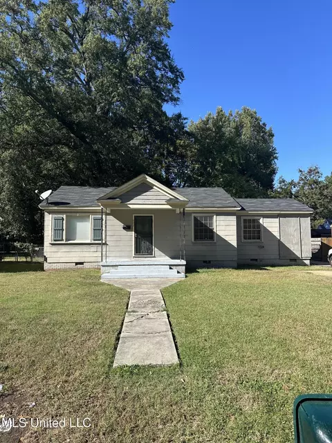 602 Cherokee Rd, Greenwood, MS 38930