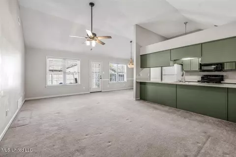 Living - 270 Gaslight Cv, Hernando, MS 38632 photo 1 of 1