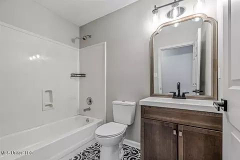 Bath - 270 Gaslight Cv, Hernando, MS 38632 photo 1 of 2