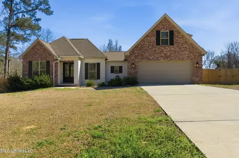 210 W Black Creek Rd, Sumrall, MS 39482