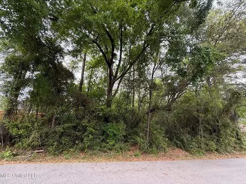 10993 Ala Moana St, Diamondhead, MS 39525