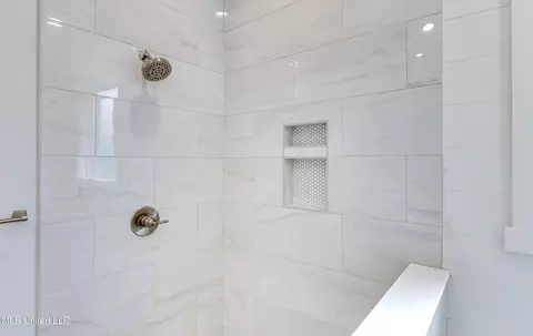 Bath - 122 Grayson Way, Madison, MS 39110 photo 6 of 10