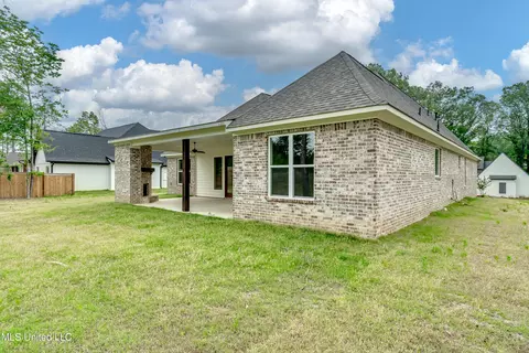 Exterior - 122 Grayson Way, Madison, MS 39110 photo 9 of 10
