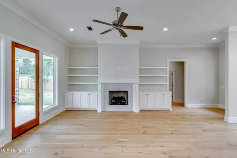 Living - 122 Grayson Way, Madison, MS 39110 photo 3 of 6