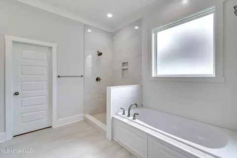 Bath - 122 Grayson Way, Madison, MS 39110 photo 4 of 10