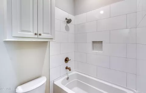 Bath - 122 Grayson Way, Madison, MS 39110 photo 8 of 10