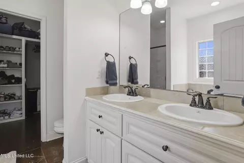 Bath - 309 Flagstone Dr, Brandon, MS 39042 photo 1 of 3
