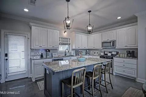 Kitchen - 604 Chambord Dr, Brandon, MS 39042 photo 1 of 4