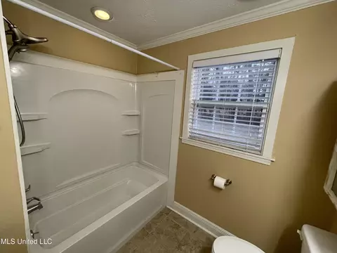 Bath - 113 Brady Dr, Brookhaven, MS 39601 photo 1 of 5