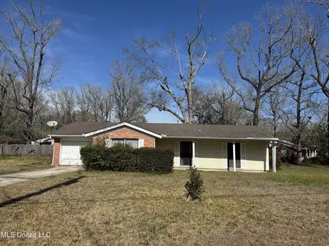 309 S Steele Ave, Picayune, MS 39466