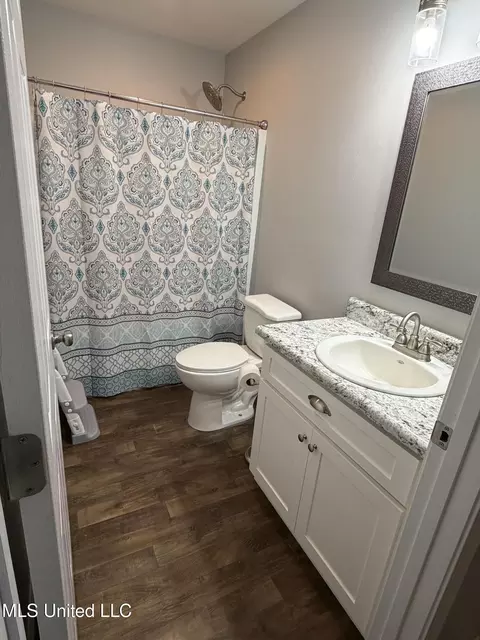 Bath - 58 Third Ave, Lucedale, MS 39452 photo 1 of 2