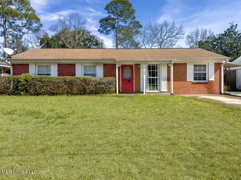 7108 Melrose Dr, Biloxi, MS 39532