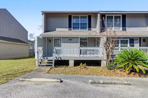 288 Highpoint Dr, Diamondhead, MS 39525