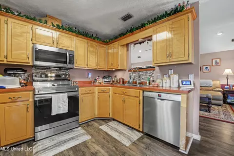Kitchen - 142 Lynne Ln, Lucedale, MS 39452 photo 1 of 2
