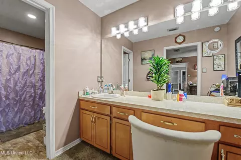 Bath - 142 Lynne Ln, Lucedale, MS 39452 photo 1 of 2