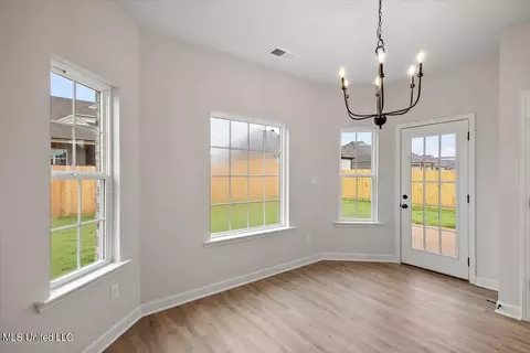 Dining - 6510 Benjamin Cv, Walls, MS 38680 photo 1 of 1