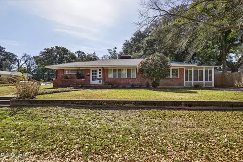 1003 Wanda Pl, Gulfport, MS 39501