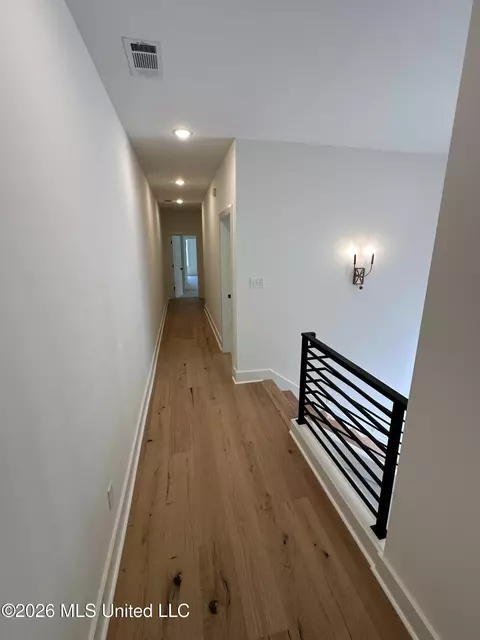 Entry Way - 7000 Vaiden Rd, Hernando, MS 38632 photo 3 of 3