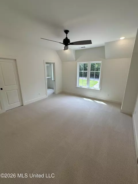 Bedroom - 7000 Vaiden Rd, Hernando, MS 38632 photo 4 of 6