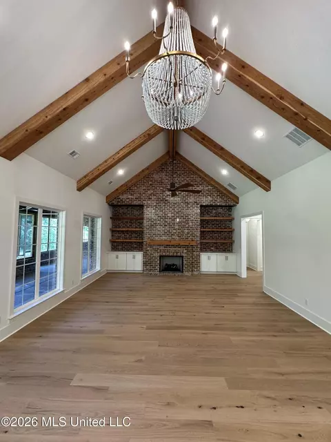 Living - 7000 Vaiden Rd, Hernando, MS 38632 photo 1 of 2