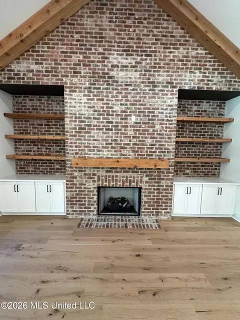 Living - 7000 Vaiden Rd, Hernando, MS 38632 photo 2 of 2