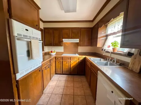 Kitchen - 521 Berwick Dr, Brandon, MS 39047 photo 1 of 1
