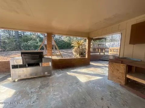 Exterior - 521 Berwick Dr, Brandon, MS 39047 photo 2 of 3