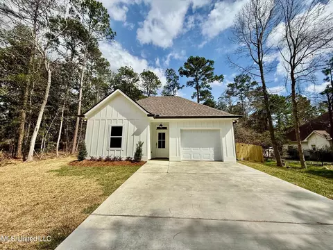 94176 Bayou Dr, Diamondhead, MS 39525