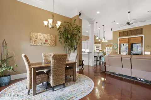 Dining - 128 Belle Oak Dr, Brandon, MS 39042 photo 1 of 3