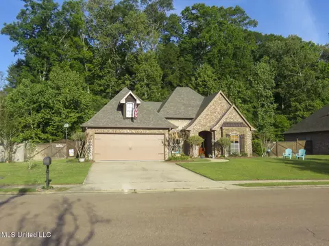 128 Belle Oak Dr, Brandon, MS 39042
